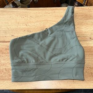 lululemon sports bra